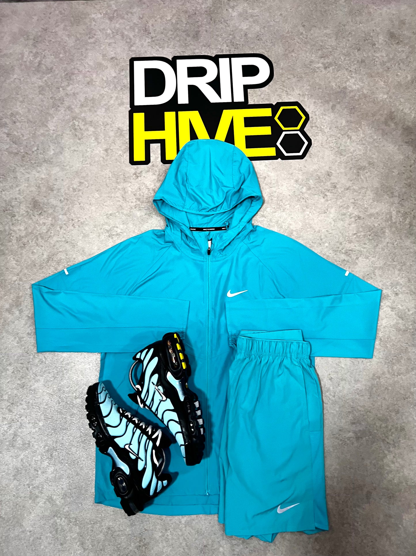 Nike - Dusty Cactus repel, shorts set
