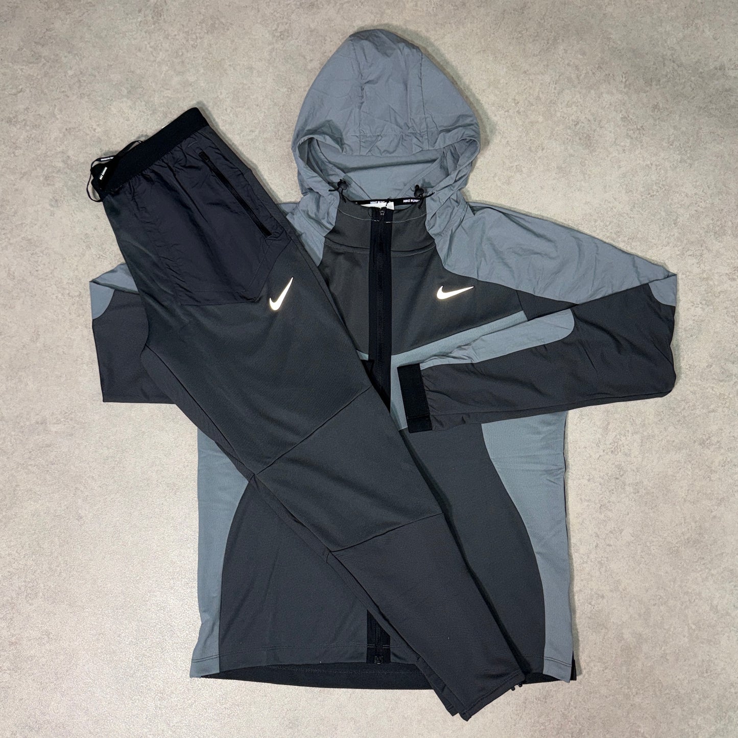 Nike element tracksuit - Light/Dark grey