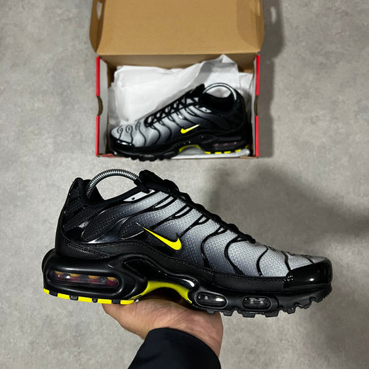 NIKE AIR MAX PLUS TN - OPTI YELLOW